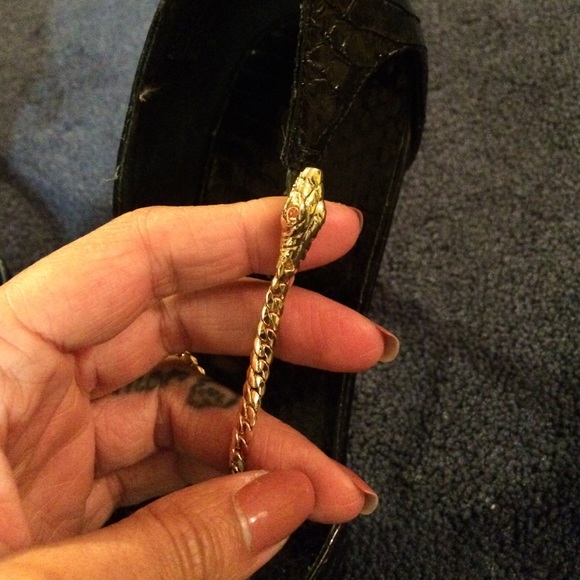 Snake skinned pumps - Picture 2 of 4