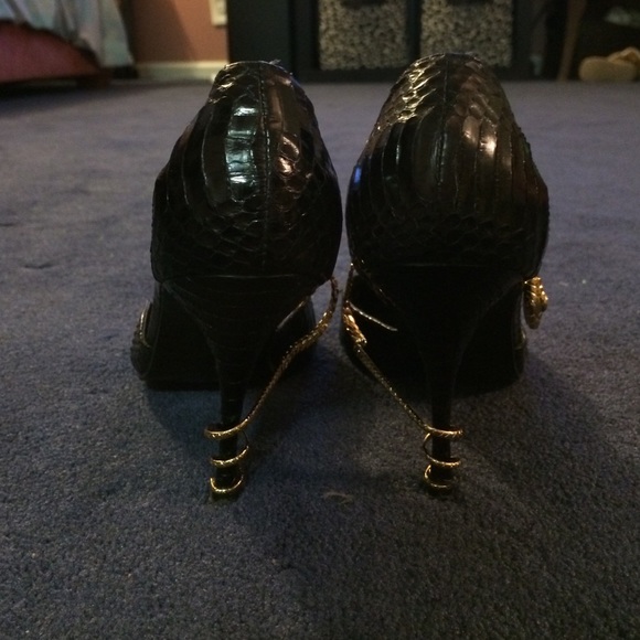 Snake skinned pumps - Picture 3 of 4