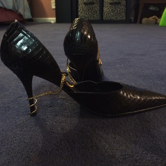 Snake skinned pumps - Picture 4 of 4