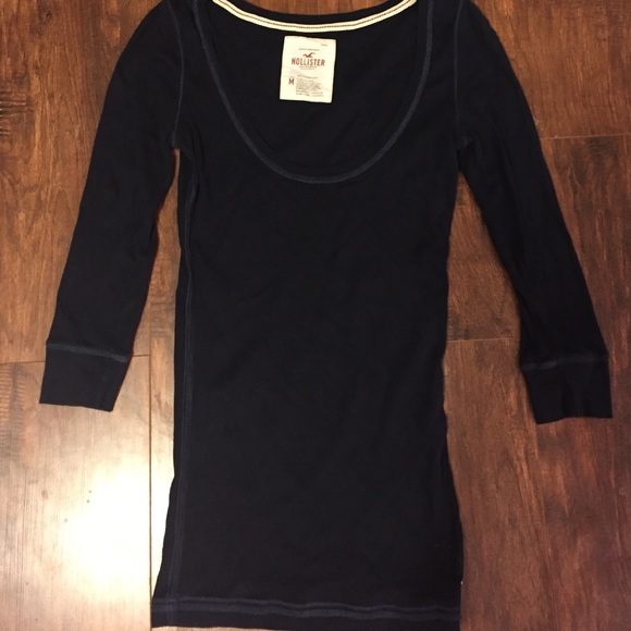 New Women's Hollister Navy T-Shirt Size Medium