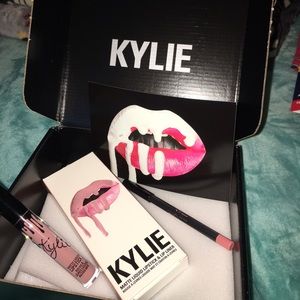 Koko Kyile Lip Kit