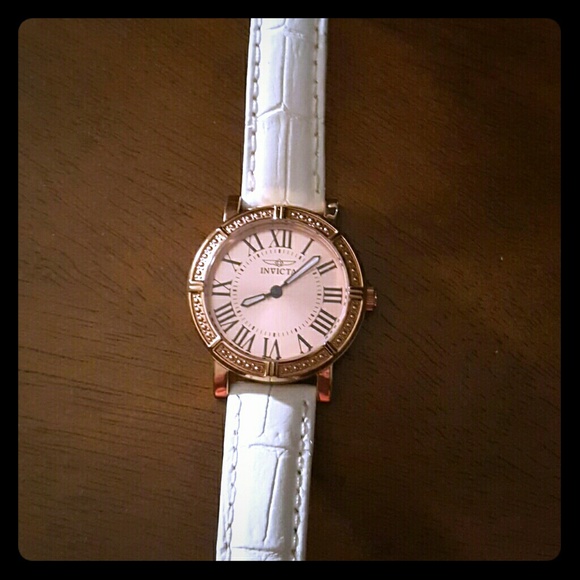 White leather & rose gold Invicta watch