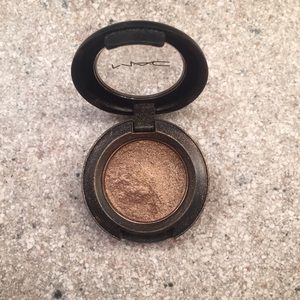 MAC Tempting Eyeshadow