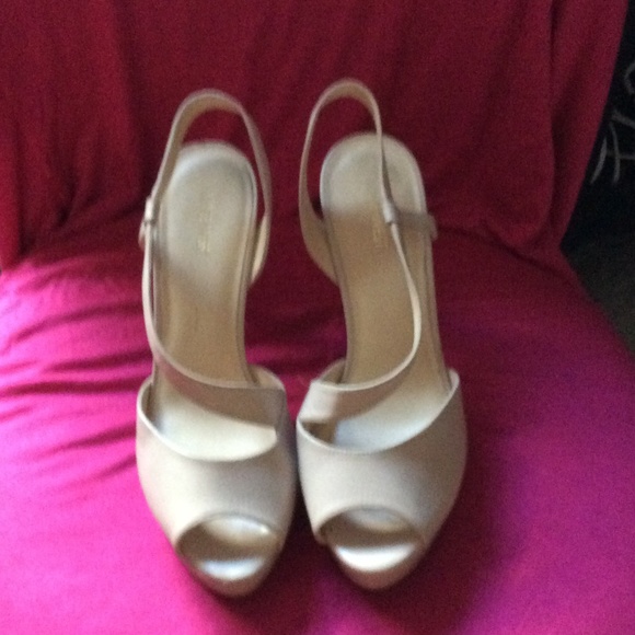 9 west Beige heels with platform - Picture 2 of 3