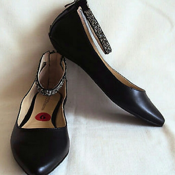 BCBGeneration Zupino Ankle Strap Flats Black