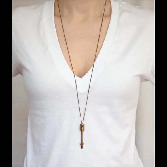 😍NEW😍Long arrow necklace. Rated 5⭐️⭐️⭐️⭐️⭐️ - Picture 3 of 3