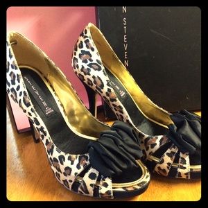 Steve Madden Leopard Peep Toe Pumps