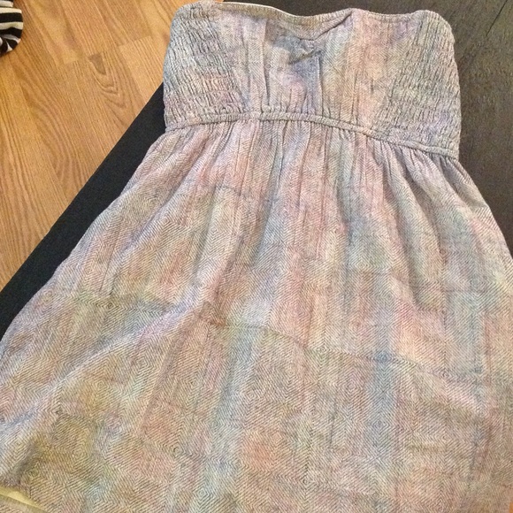 Adorable strapless dress
