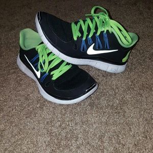 Women's Nike free 5.0 shoes size 6