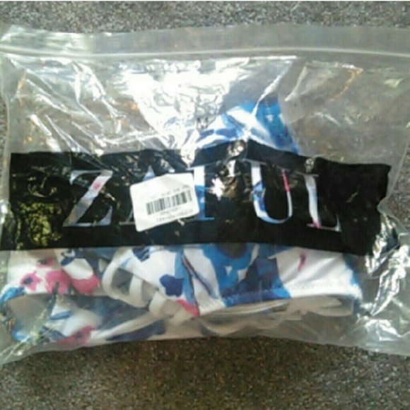 Host pick NWT Halter Floral bikini - Picture 4 of 4