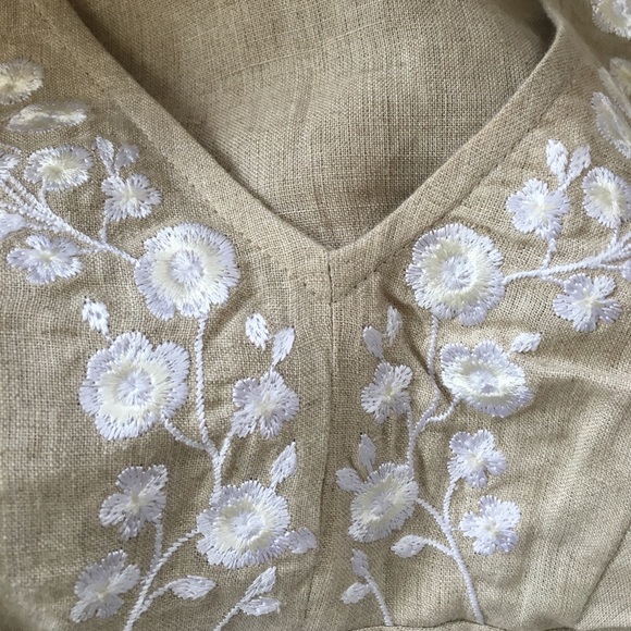 Ann Taylor loft embroidered linen top - Picture 4 of 9