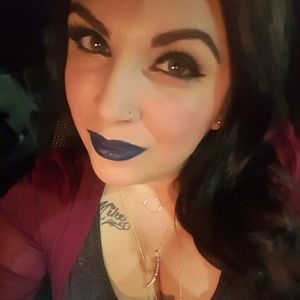 Meet your Posher, April