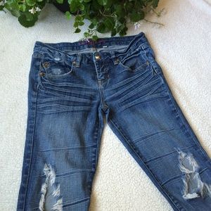 Bebe destroyed jeans
