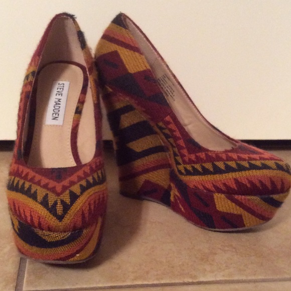 Aztec Print Steve Madden Wedges