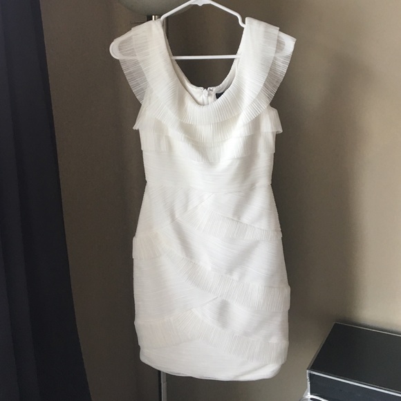 White BCBG cocktail dress - Picture 1 of 4