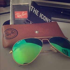 AUTHENTIC Ray-Ban Polarized Aviator Green Flash