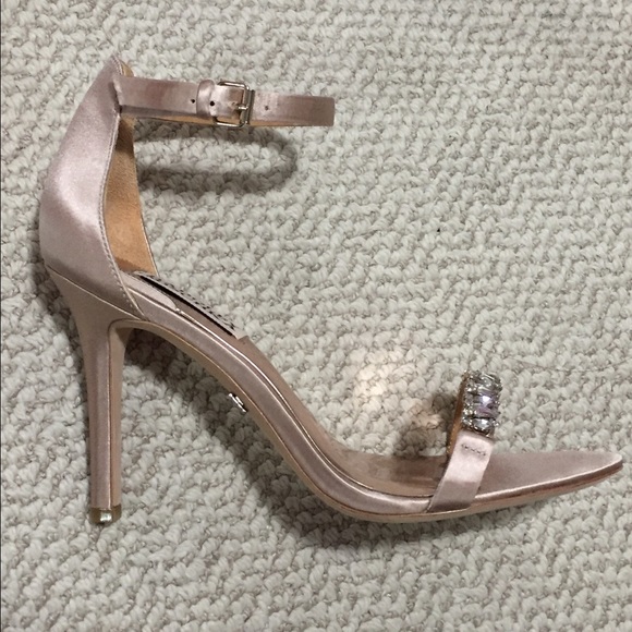 NEW Badgley Mischka Elope in 6.5 in Latte