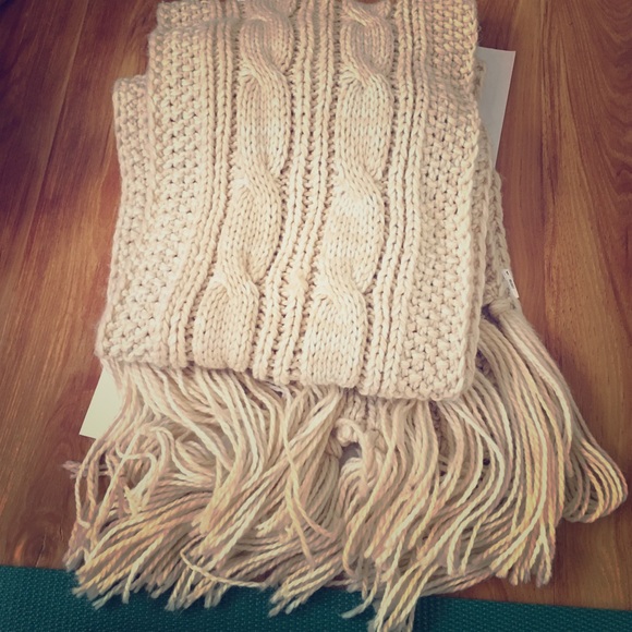 Big brand new scarf in pale cream color