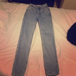 American Apparel petite high waisted jeans !
