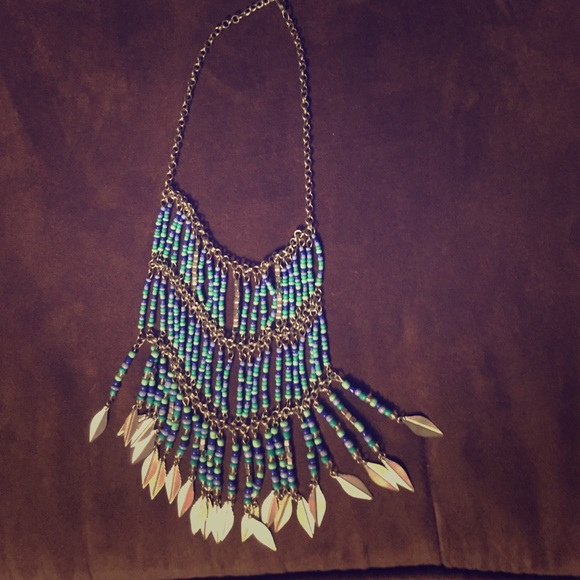 Necklace with feather detail