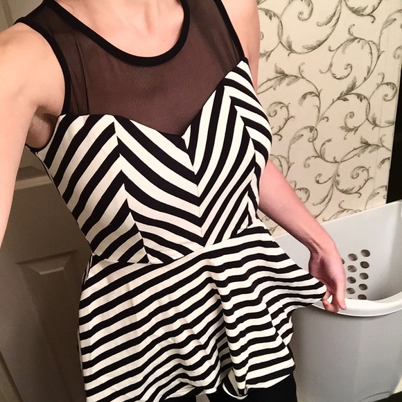 Striped peplum top with open back - Picture 2 of 4