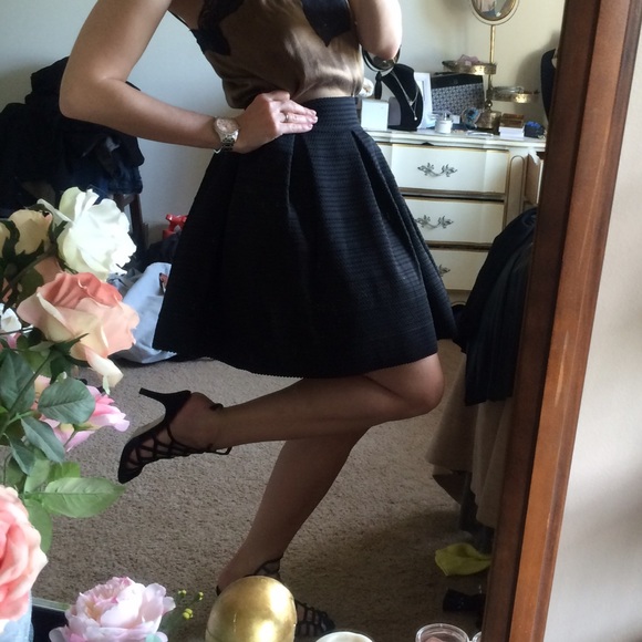 EXPRESS BANDAGE SKATER SKIRT SIZE M