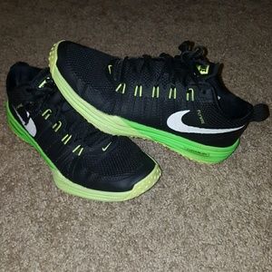 Mens size 9.5 nike shoes