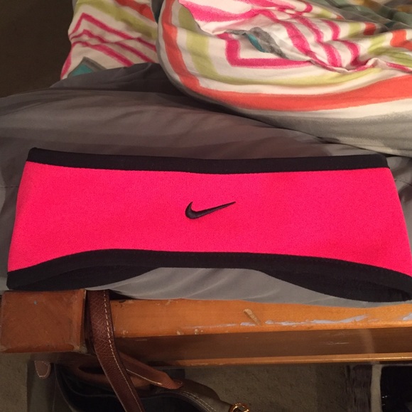 Nike Therma-Fit Ear Warmer
