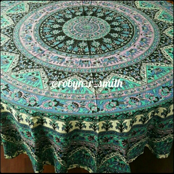 🌻Mandala Tapestry Sun/Beach Throw  70" Round - Picture 2 of 4
