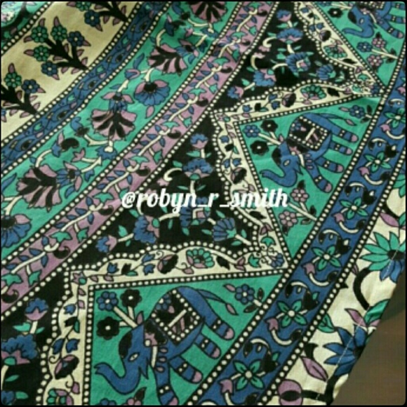 🌻Mandala Tapestry Sun/Beach Throw  70" Round - Picture 3 of 4