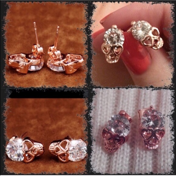 Skull Studs - Picture 2 of 4