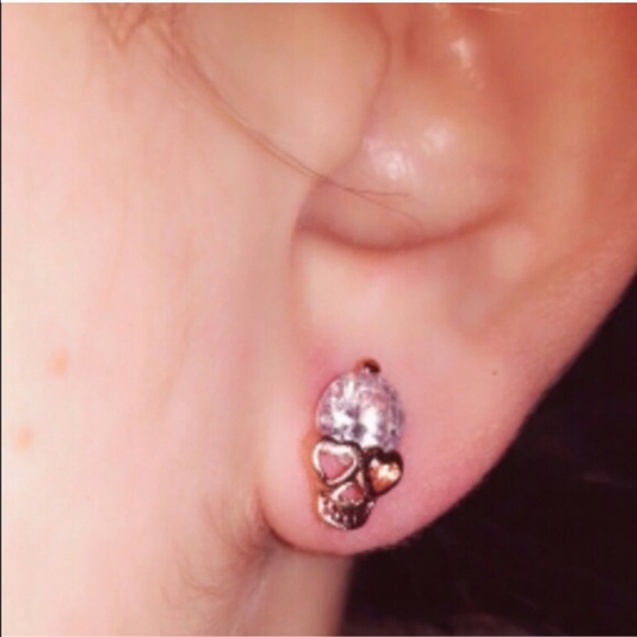 Skull Studs - Picture 3 of 4