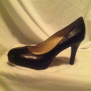 Black Tahari Heels