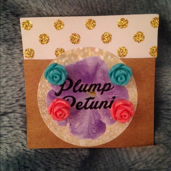 2 Pair (Aqua & Coral) 8mm Resin Rose Stud Earrings - Picture 4 of 4