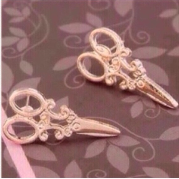 Gold Hairstylist Earrings - Picture 3 of 3