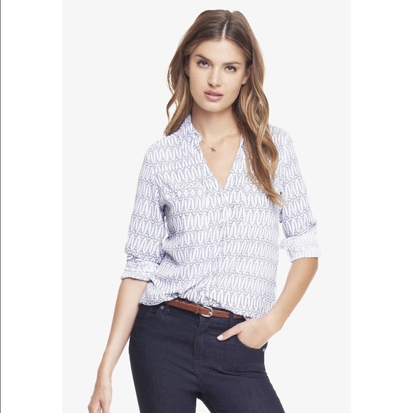 🎉 SOLD 🍾 Eiffel Tower Print Portofino Shirt