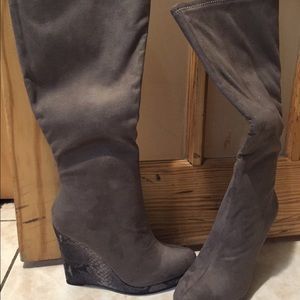 Brand new knee boots