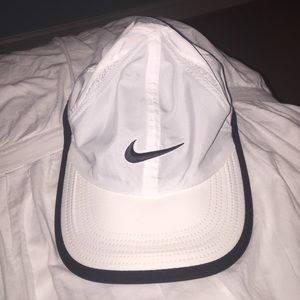 Nike Featherlight Adjustable Hat