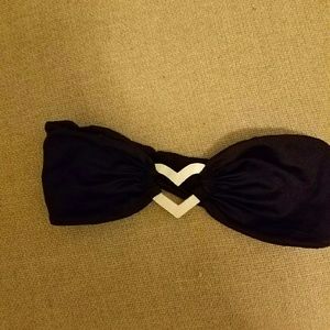 Indah Hazey Heart Top Black SMALL