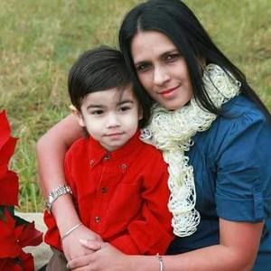 Meet your Posher, Farisha