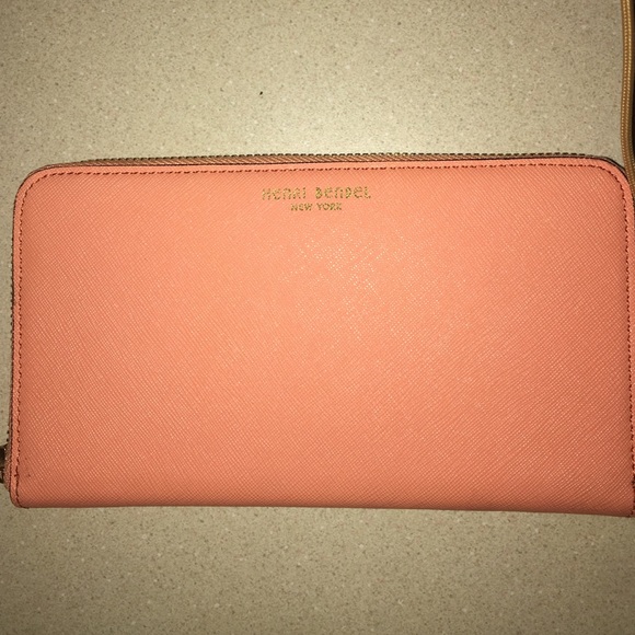 Henri Bendel wallet