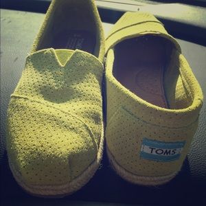 Toms