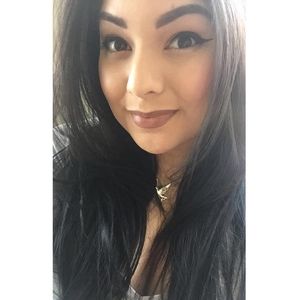 Meet your Posher, Adriana