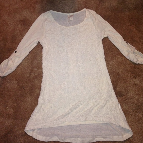 ! Creme blouse ! Can go casual or dressy!