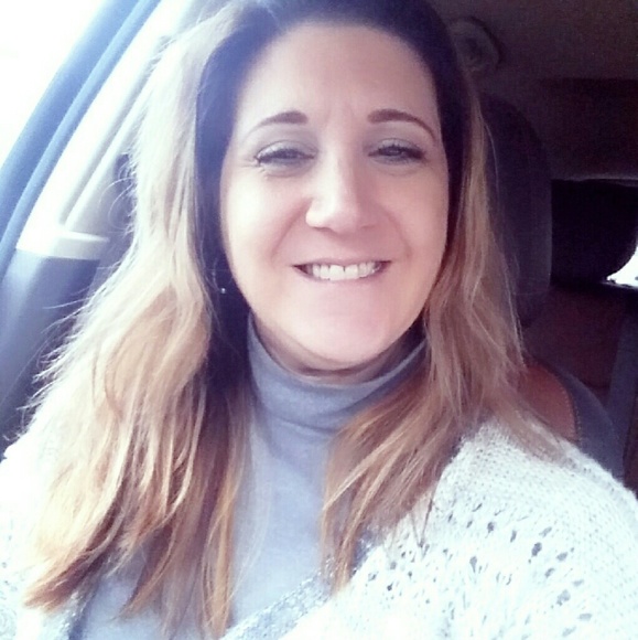 Meet your Posher, Christine - Picture 1 of 1