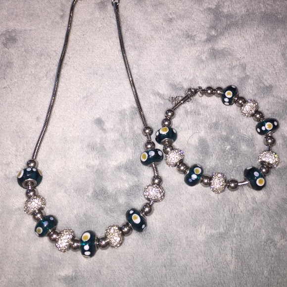Perfect for Mother's Day! Painted beaded set.