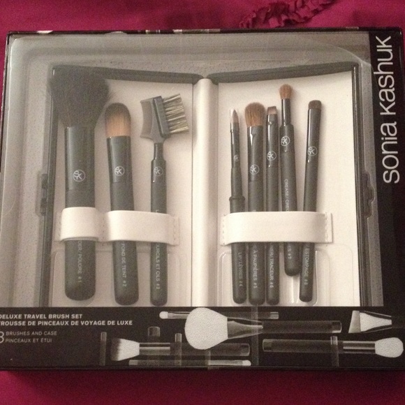 Deluxe Travel Brush Set