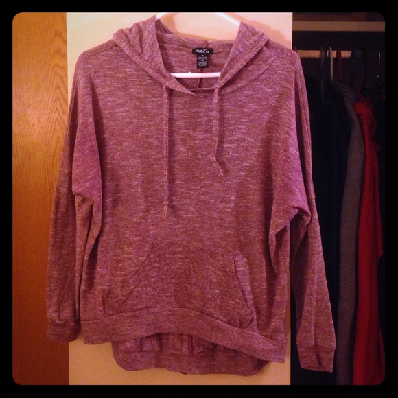 Adorable maroon light hoodie