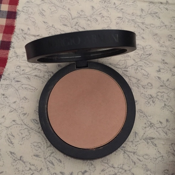 Giorgio Armani luminous silk powder in 5.5