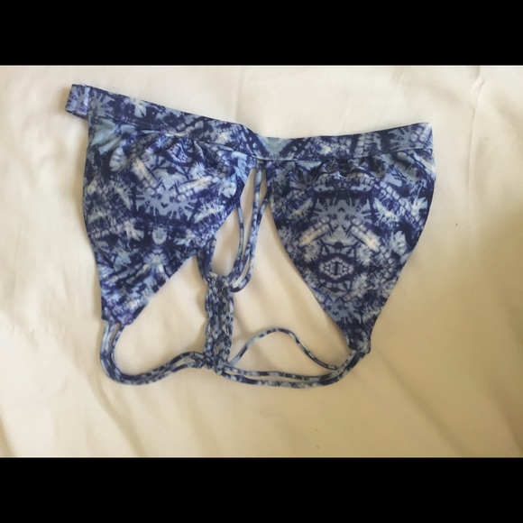 NEVER WORN Cute blue and white bikini top!